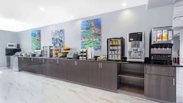 Desayuno para llevar gratuito y diario