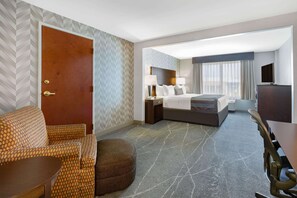 高档床上用品、加厚床垫、客房内保险箱、遮光窗帘