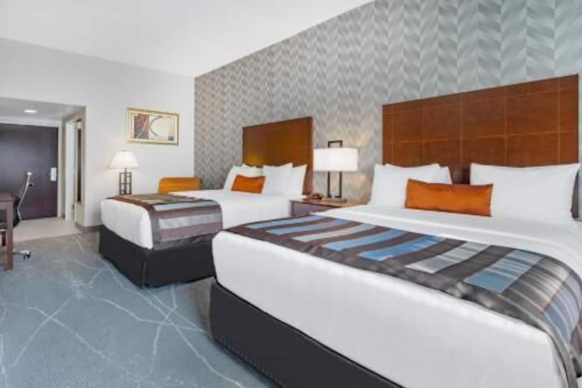 Ropa de cama de alta calidad y camas con pillow-top