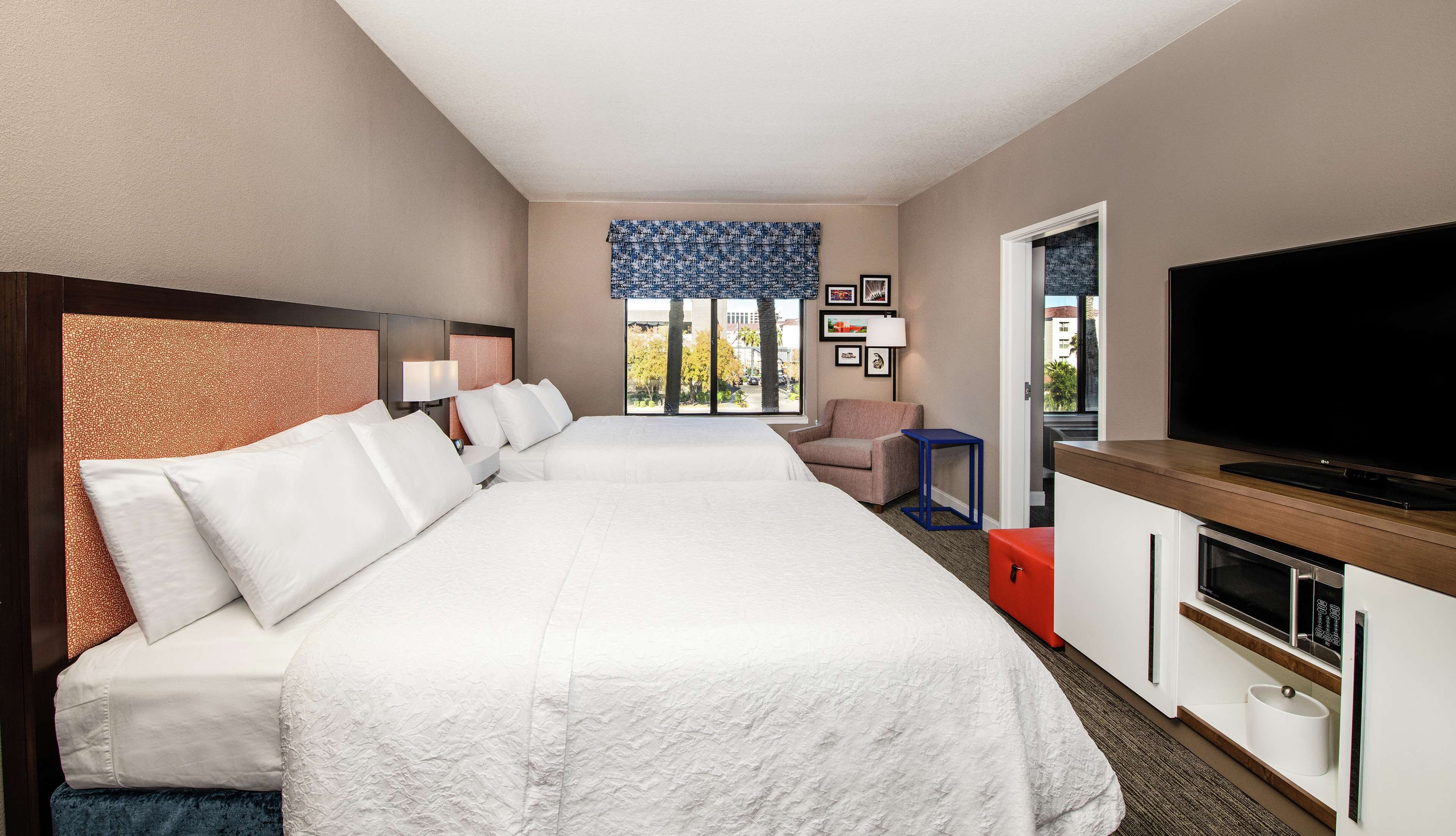 suite, 1 bedroom, non smoking | 1 bedroom, premium bedding, down duvets, desk