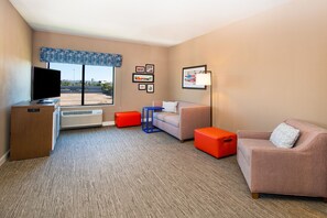 1 Schlafzimmer, hochwertige Bettwaren, Daunenbettdecken, Schreibtisch