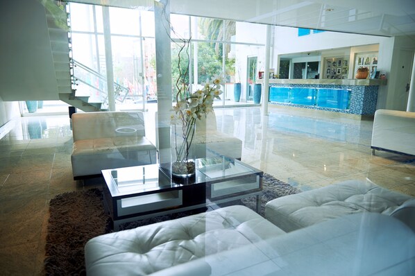 Kawasan tempat duduk lobi