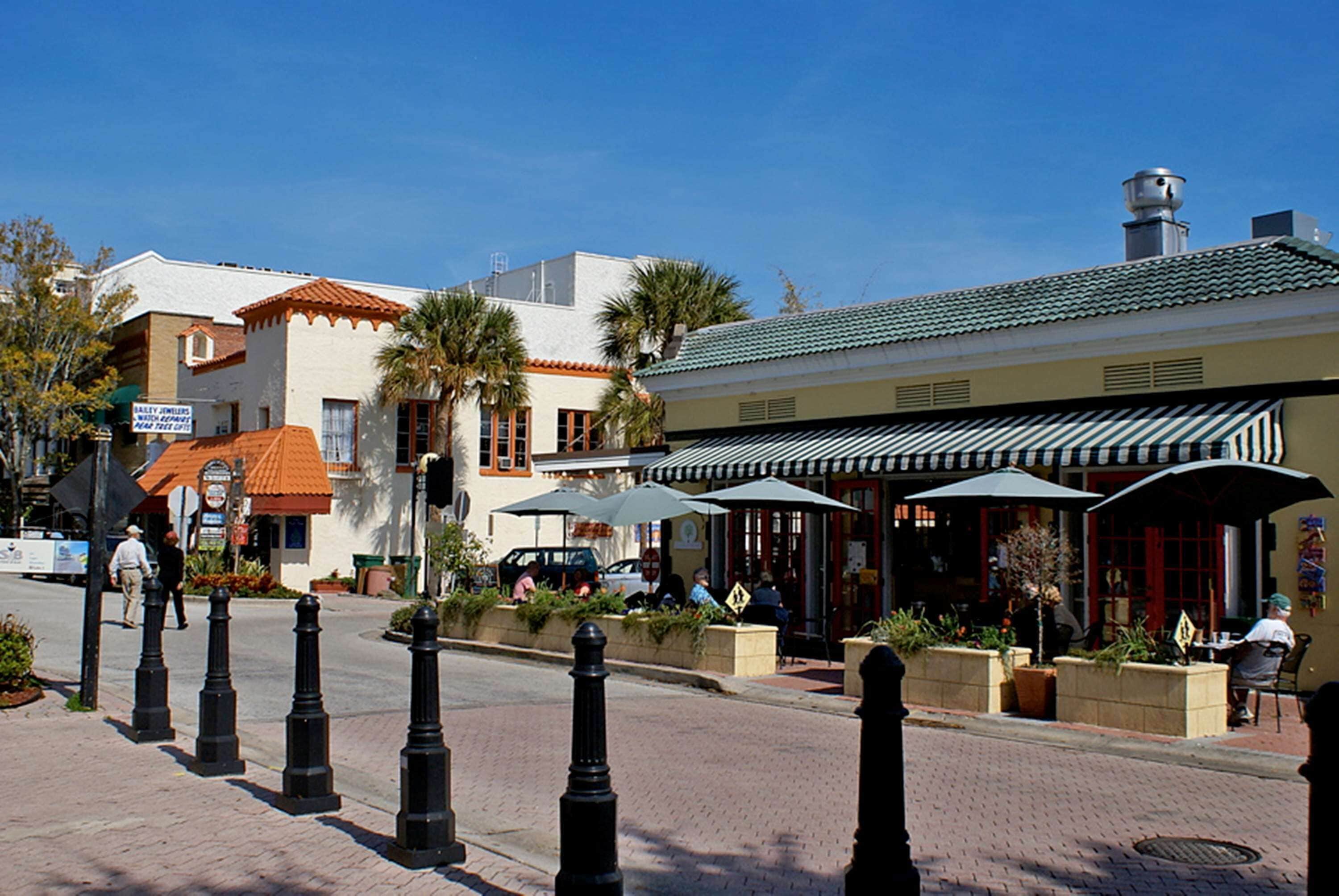 1 bedroom, premium bedding, in-room safe, desk