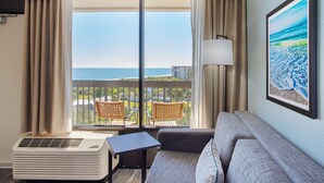客房, 1 張特大雙人床和 1 張沙發床, 海景 (Floors 5-8) | 高級寢具、客房內保險箱、書桌、筆電工作空間