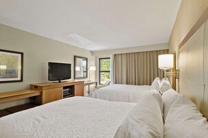 Caja de seguridad en la habitación y escritorio 