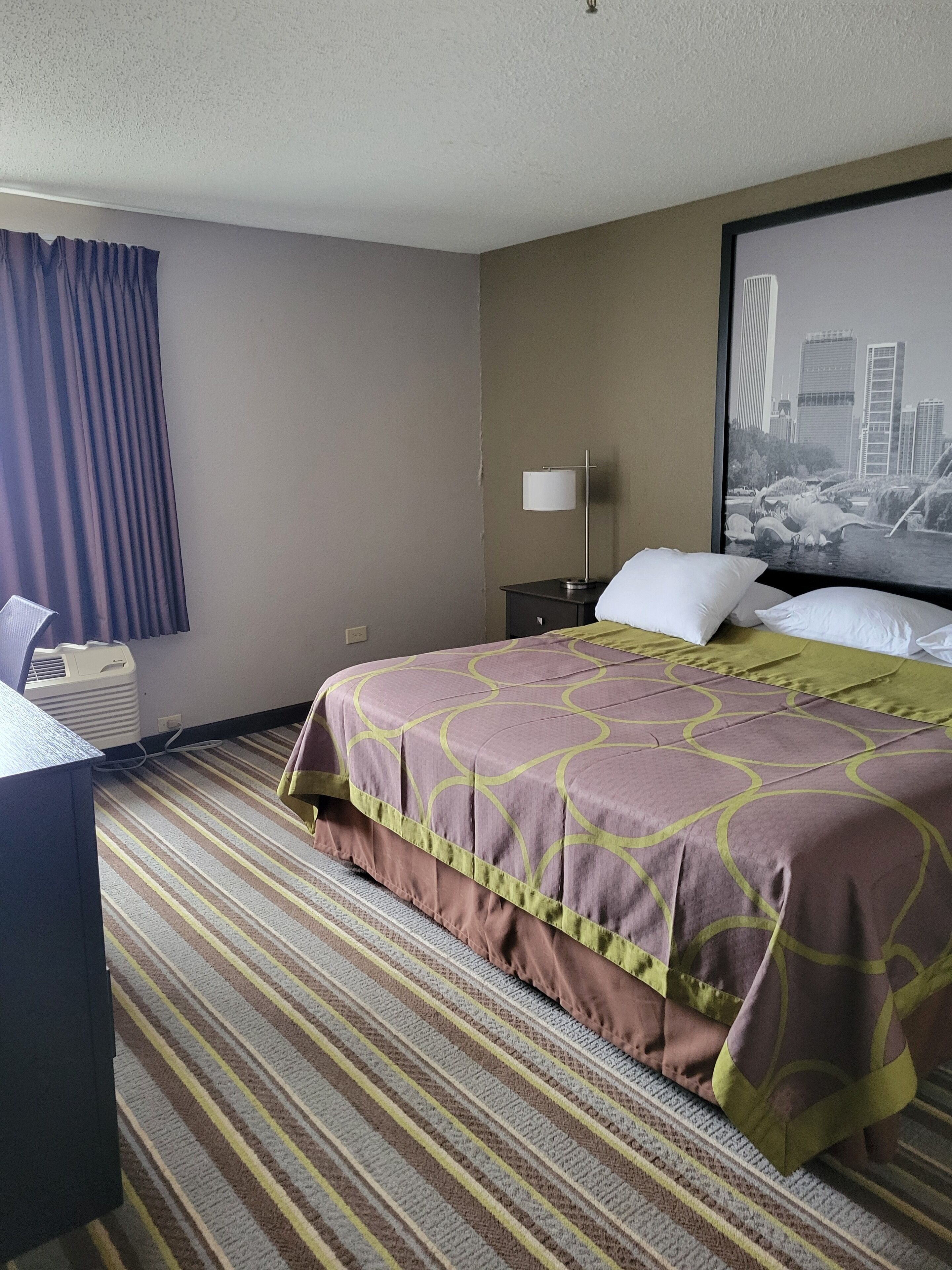 Foto - Super 8 by Wyndham Aurora/Naperville Area