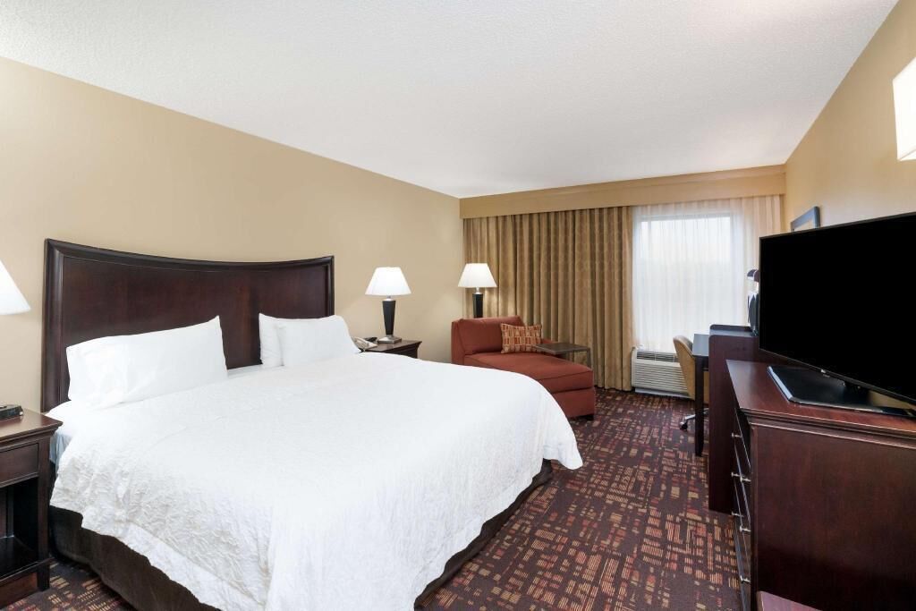 Premium bedding, pillowtop beds, desk, blackout drapes