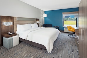 In-room safe, desk, laptop workspace, soundproofing - Holiday Inn Express Fremont by IHG (Fremont)
