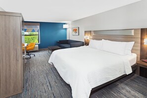 In-room safe, desk, laptop workspace, soundproofing - Holiday Inn Express Fremont by IHG (Fremont)