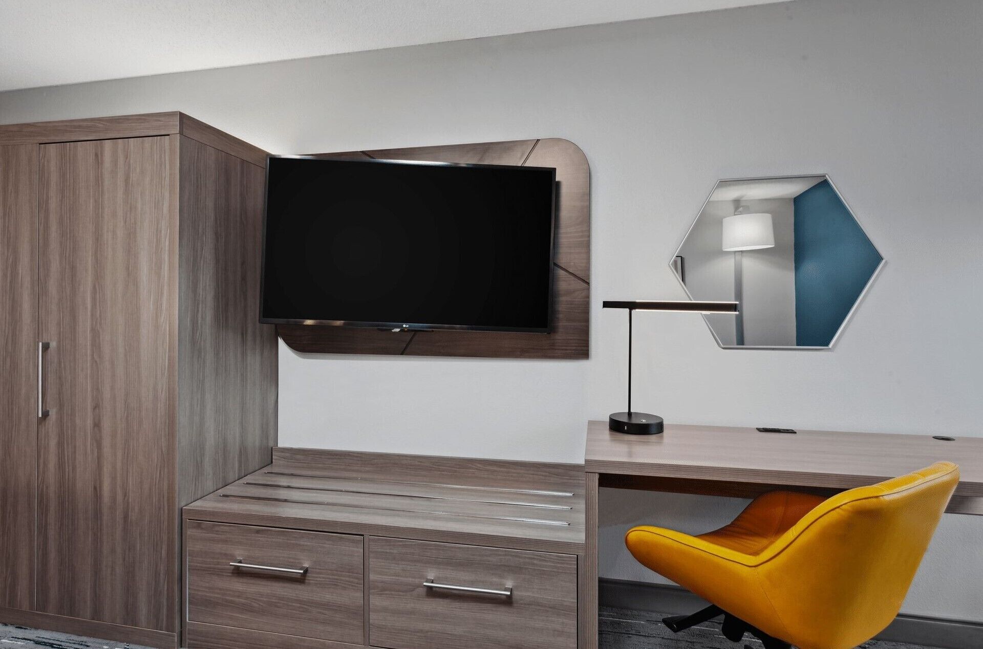 in-room safe, desk, laptop workspace, soundproofing