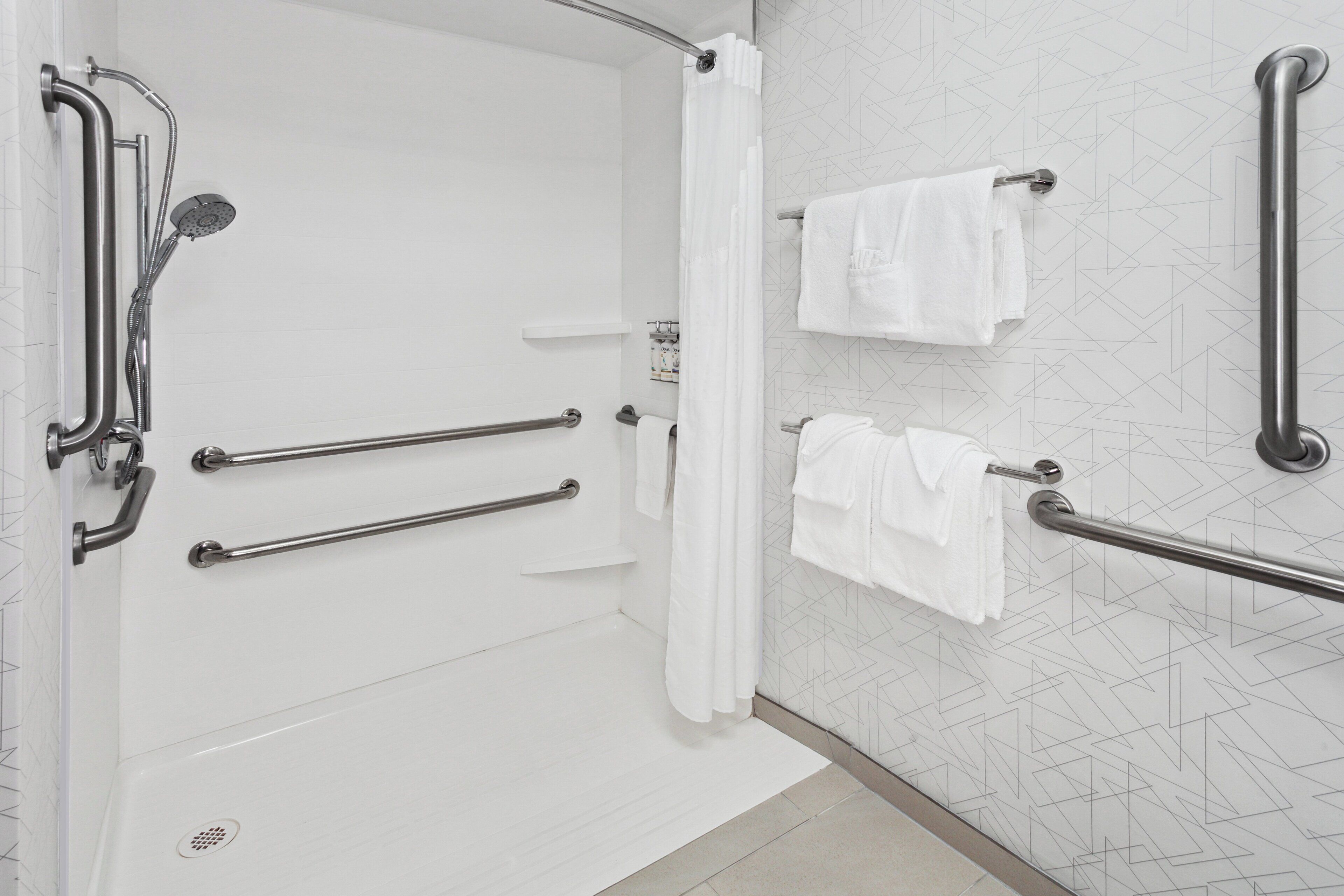 standard room, 1 king bed, accessible (mobility, roll shwr) | in-room safe, desk, laptop workspace, soundproofing