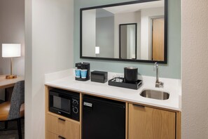 Premium bedding, down duvets, pillow-top beds, in-room safe - Embassy Suites by Hilton Lexington/UK Coldstream (Lexington)