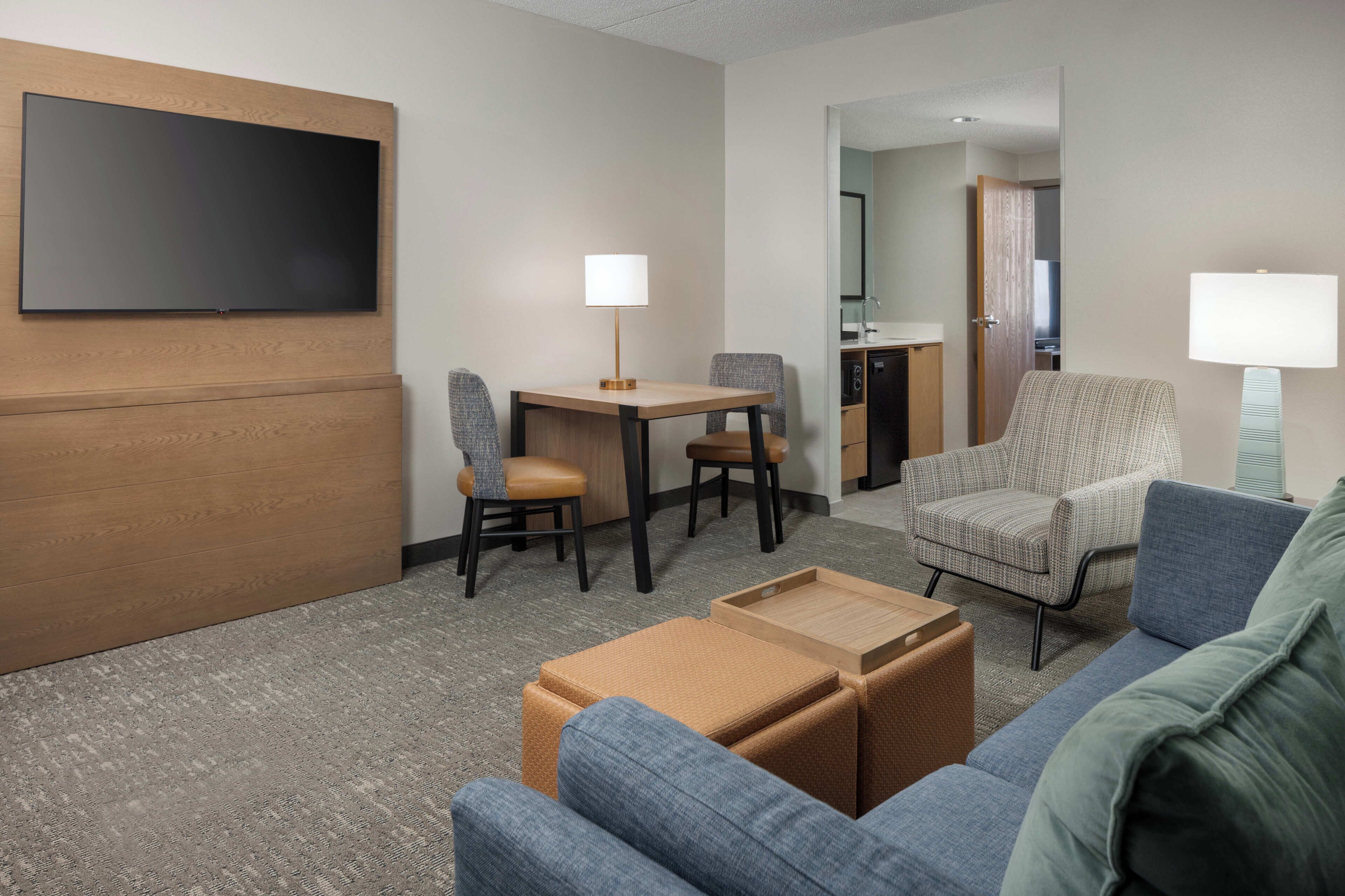 Sengetøy av topp kvalitet, dundyner og senger med overmadrass