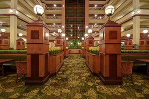 Lobby - Embassy Suites by Hilton Lexington/UK Coldstream (Lexington)