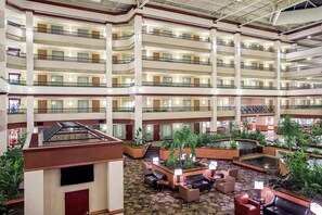 Lobby - Embassy Suites by Hilton Lexington/UK Coldstream (Lexington)