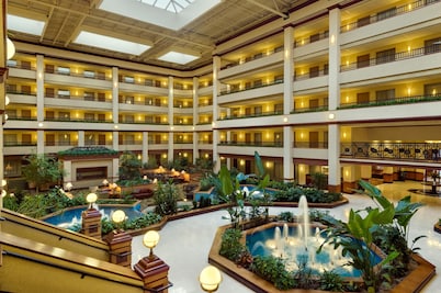 Embassy Suites by Hilton Lexington/UK Coldstream