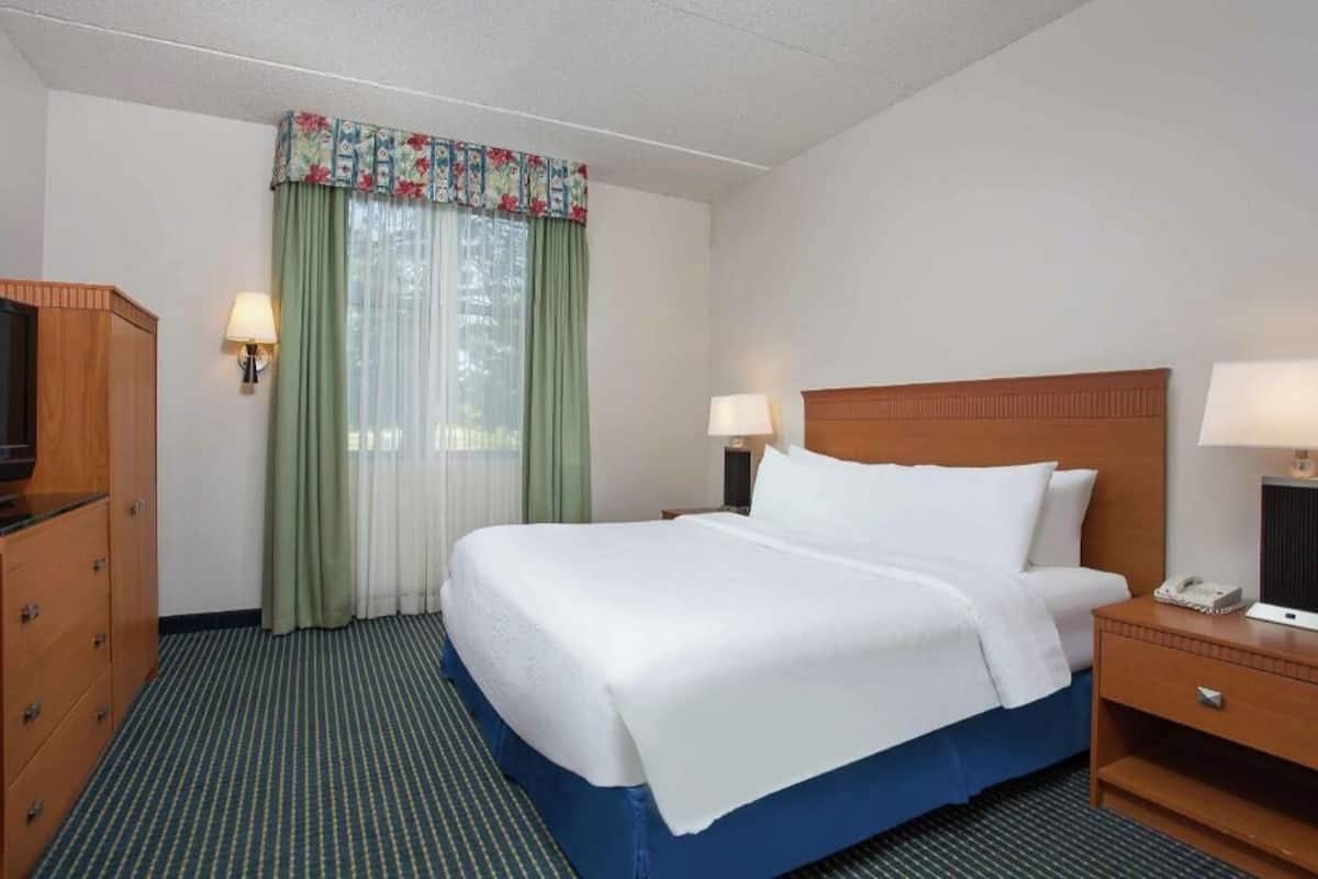 Premium bedding, down duvets, pillow-top beds, in-room safe
