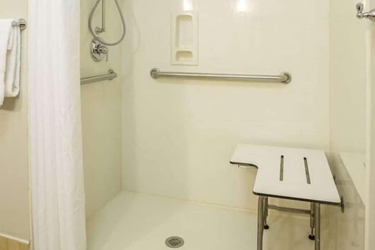 Bathroom | Free toiletries, hair dryer, towels