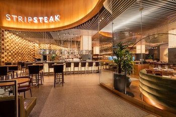 18 restaurants, breakfast, lunch, dinner served; American cuisine at Mandalay Bay Resort And Casino