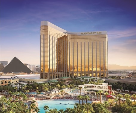 Exterior. Mandalay Bay Resort And Casino