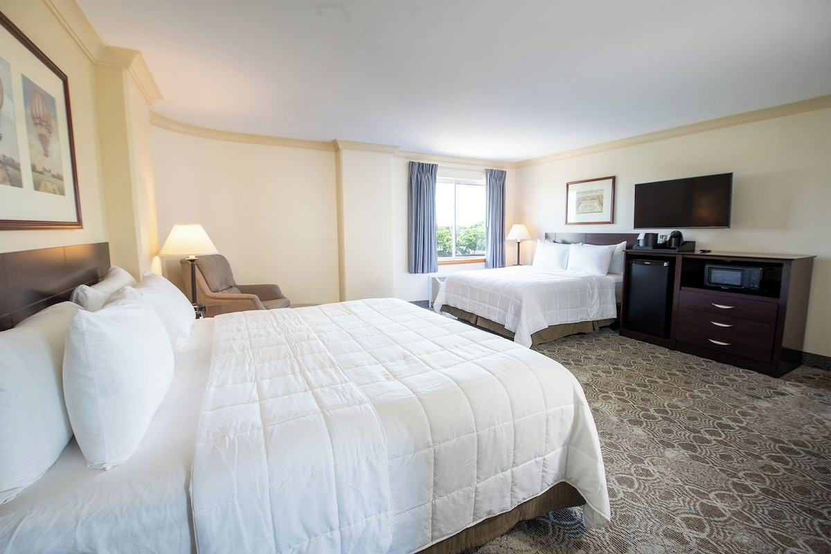 Executive Room, Multiple Beds | In-room safe, desk, blackout curtains, soundproofing