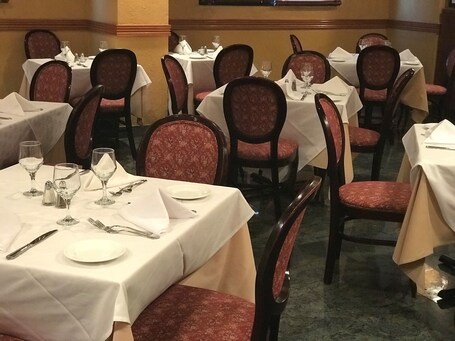 Meadowlands Plaza Hotel - Image 39