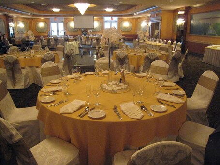 Meadowlands Plaza Hotel - Image 9