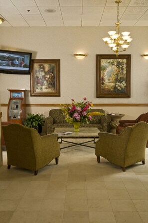 Coin salon dans le hall