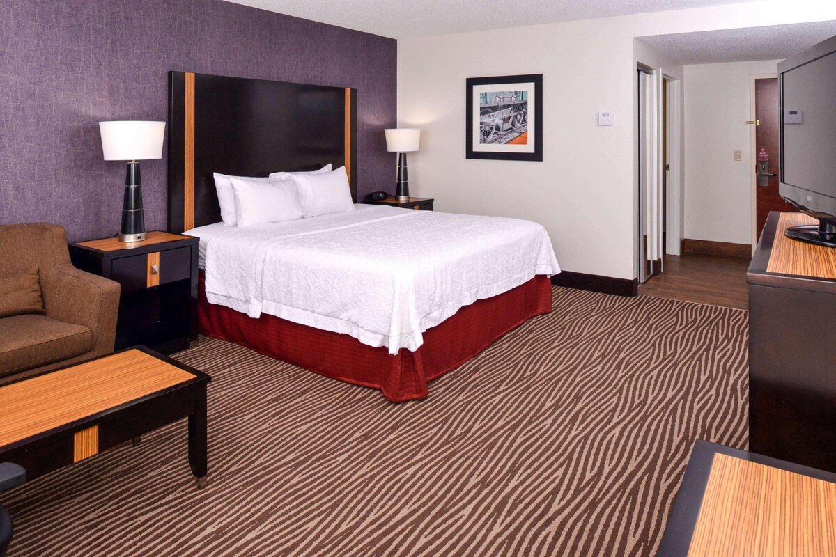 In-room safe, desk, iron/ironing board, cribs (free)