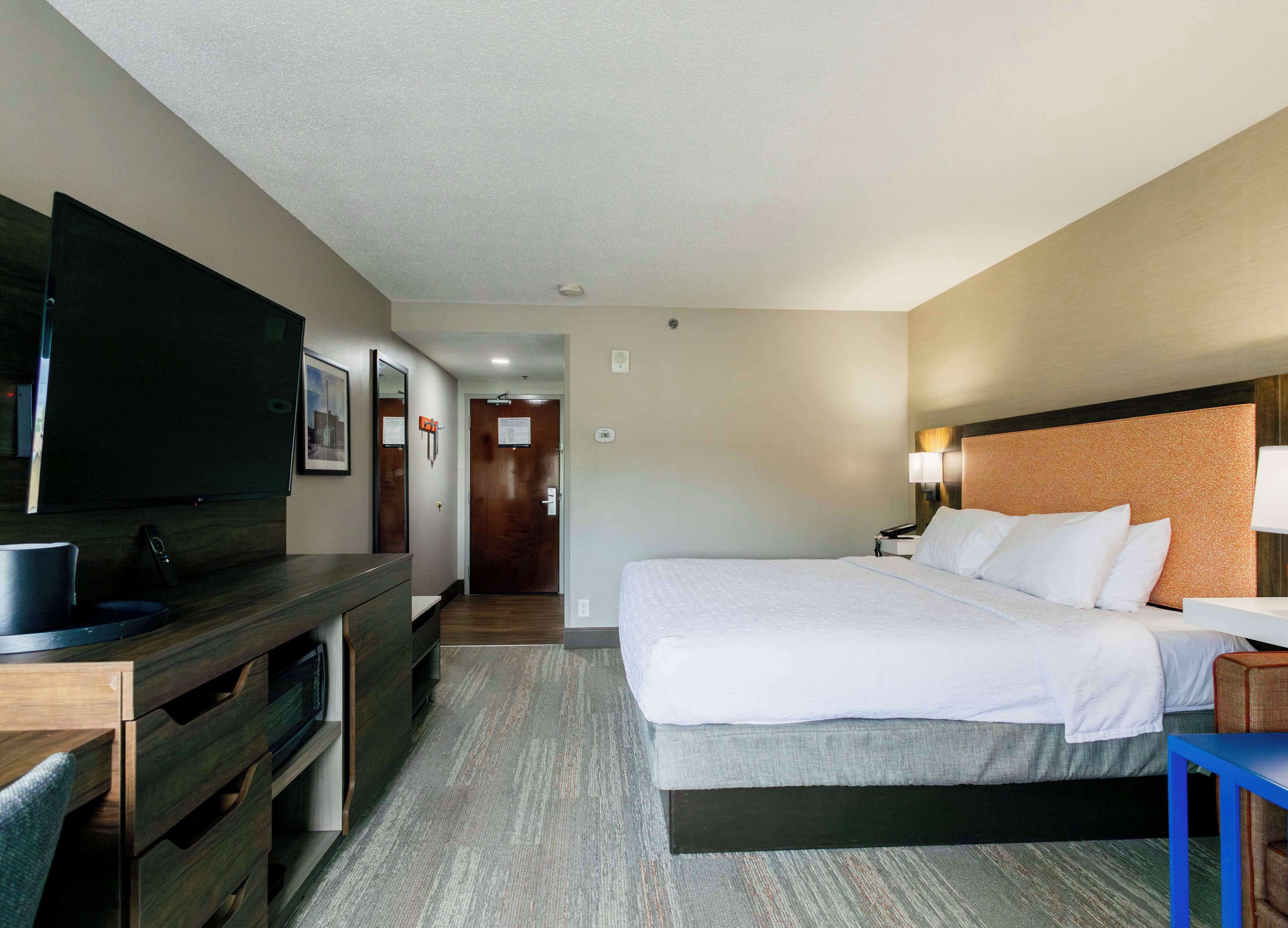 one king study sofabed non smoking | in-room safe, desk, iron/ironing board, free cots/infant beds