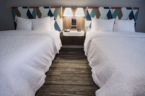 Iron/ironing board, free cots/infant beds, free WiFi, bed sheets - Hampton Inn Oklahoma City/Yukon (Yukon)