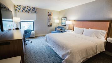 Allergikerbettwaren, Schreibtisch, Verdunkelungsvorhänge