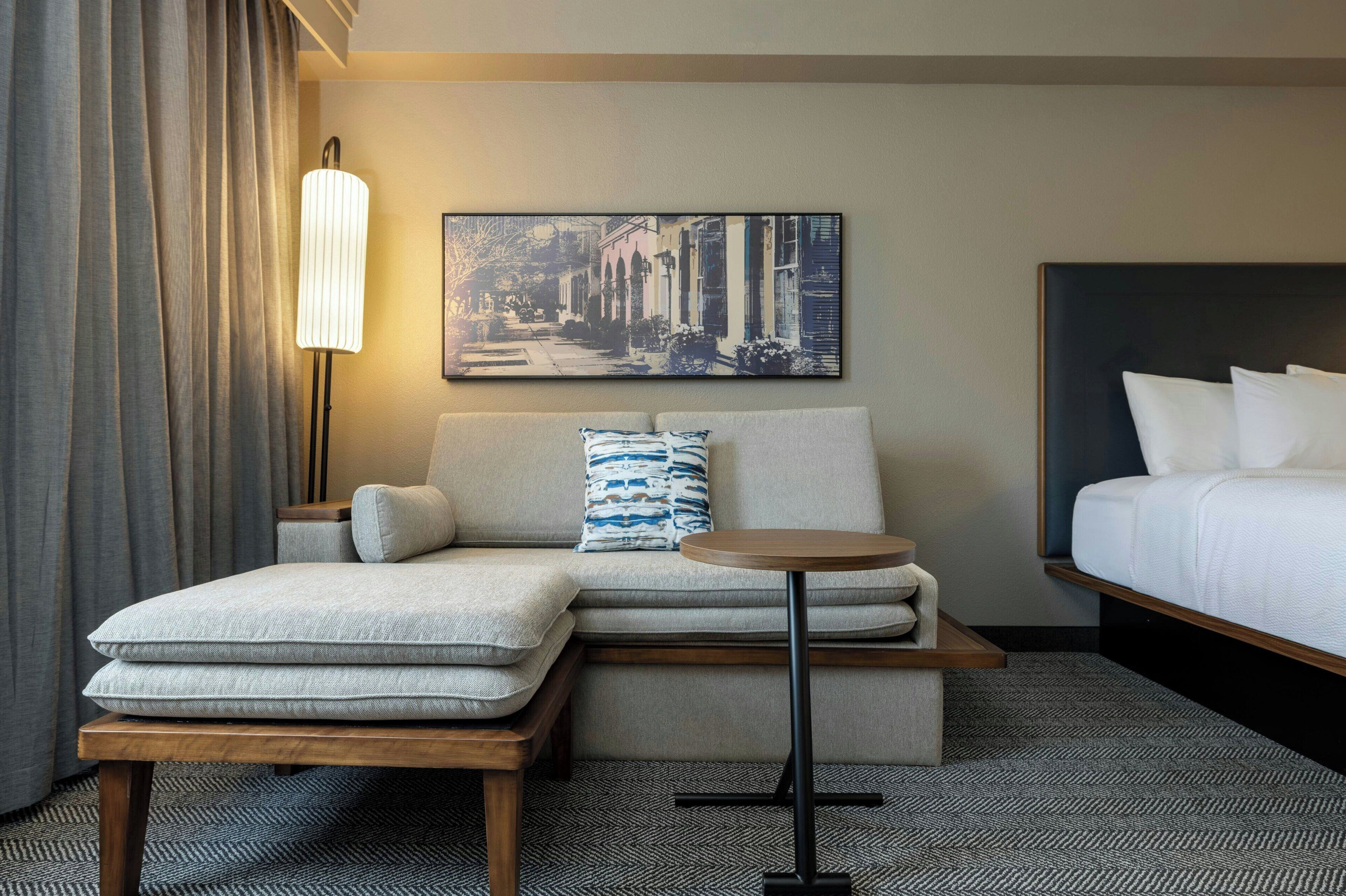 1 bedroom, premium bedding, desk, laptop workspace