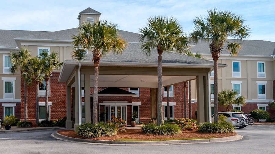 Comfort Inn & Suites Patriots Point