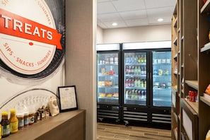 Snack bar - Hampton Inn Charleston-North (North Charleston)