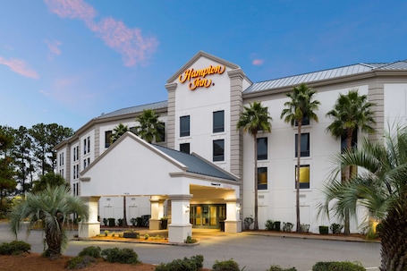 Exterior. Hampton Inn Charleston-North