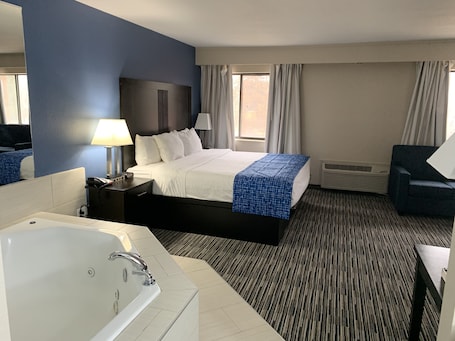 Suite, 1 King Bed, Non Smoking, Jetted Tub. Baymont by Wyndham Enid