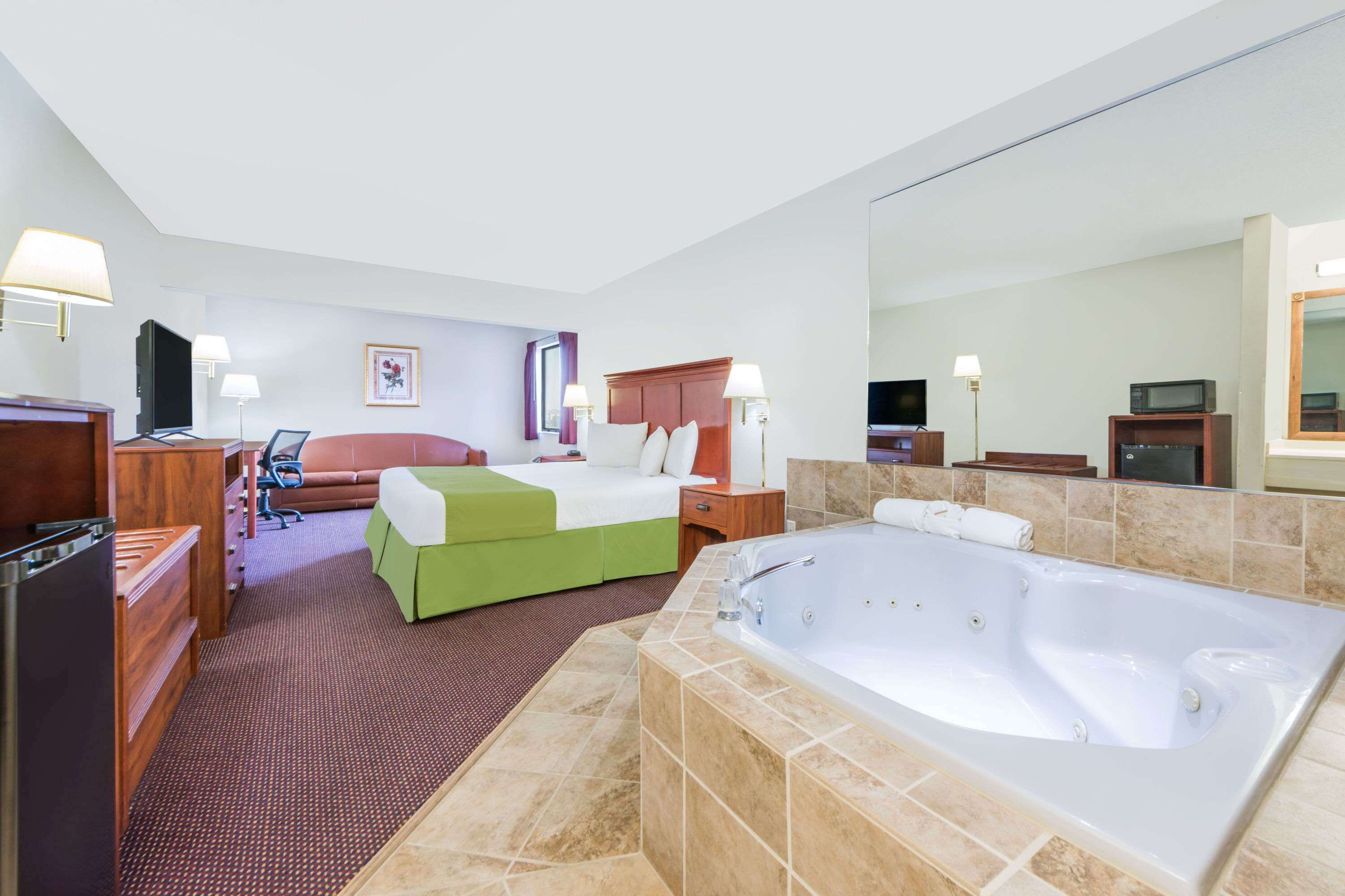 Baymont by Wyndham Enid