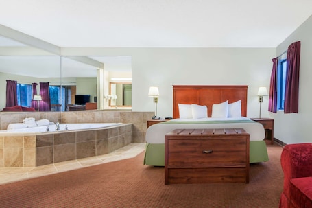 Desk, iron/ironing board, free cribs/infant beds, free WiFi. Baymont by Wyndham Enid