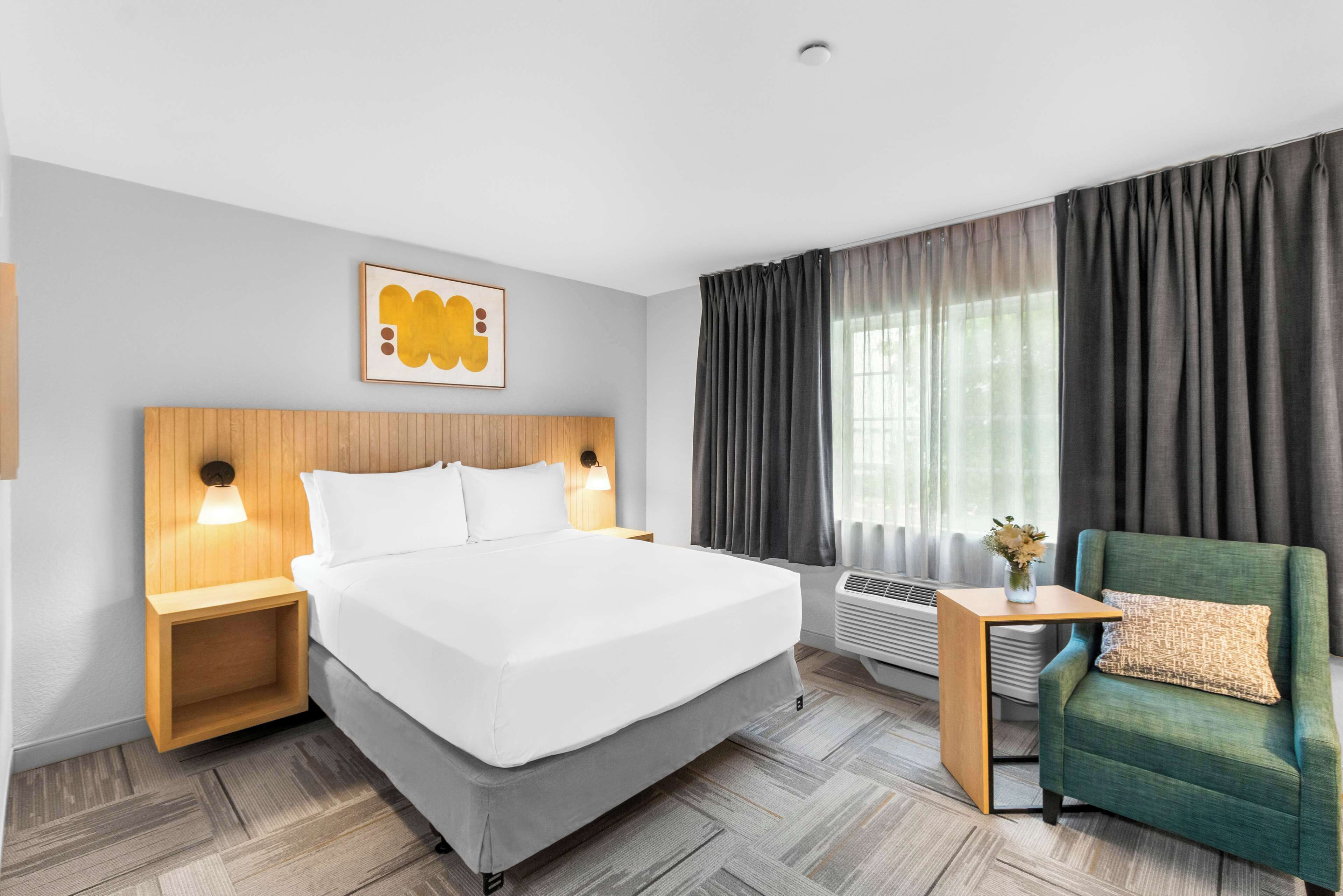 studio, 1 king bed | desk, laptop workspace, iron/ironing board, free wifi