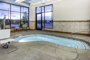 Indoor spa tub