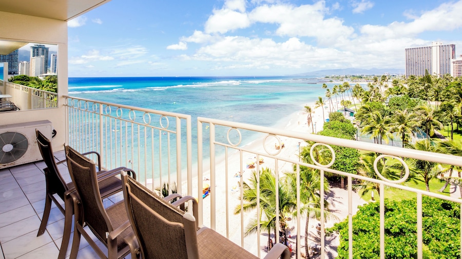 Castle Waikīkī Shore