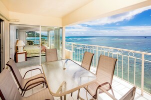 Deluxe-svíta - 2 svefnherbergi - útsýni yfir strönd | Verönd/útipallur