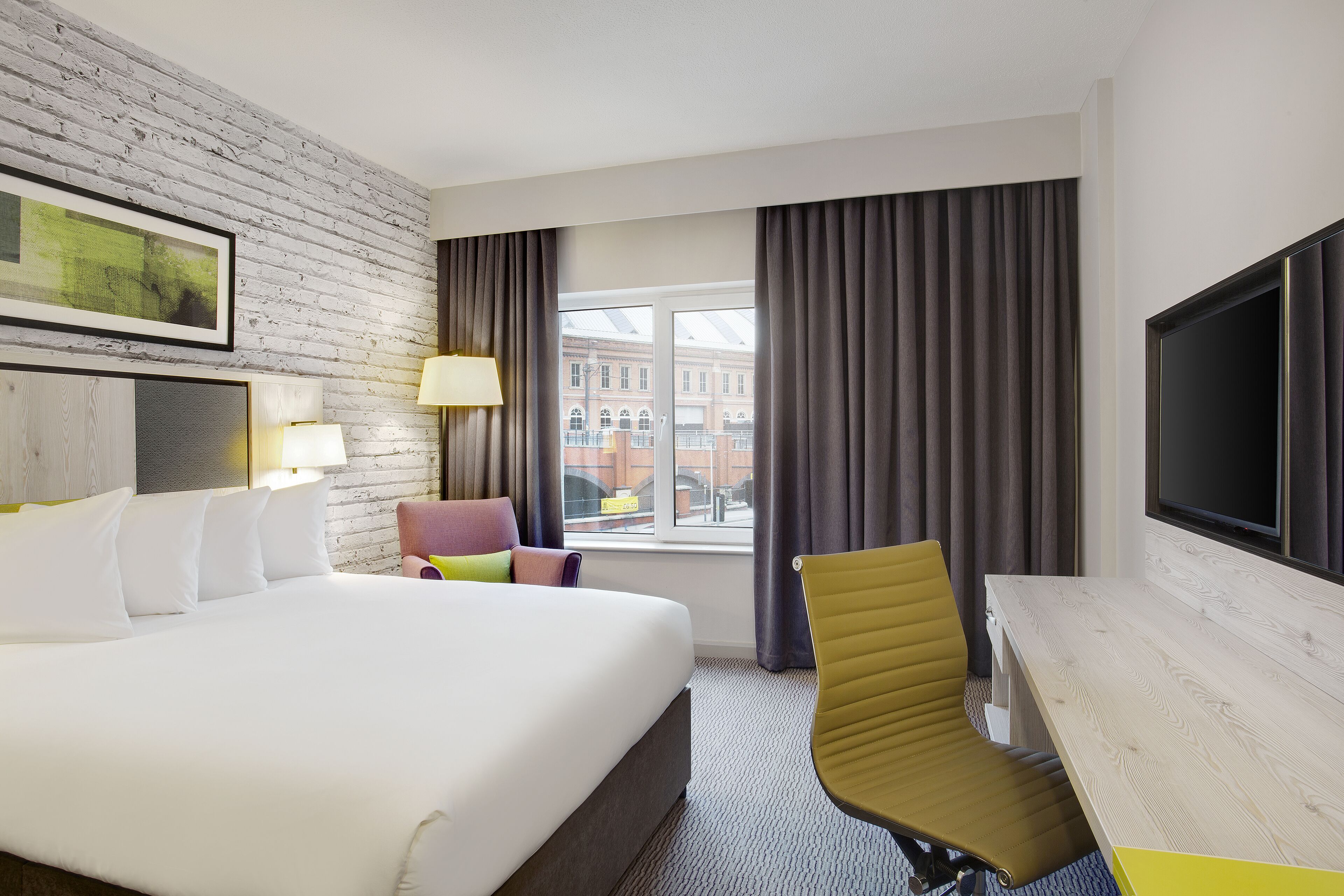 Desk, iron/ironing board, free WiFi, bed sheets
