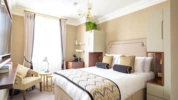 Classic-Doppelzimmer, 1 Queen-Bett | Zimmersafe, individuell dekoriert, individuell eingerichtet