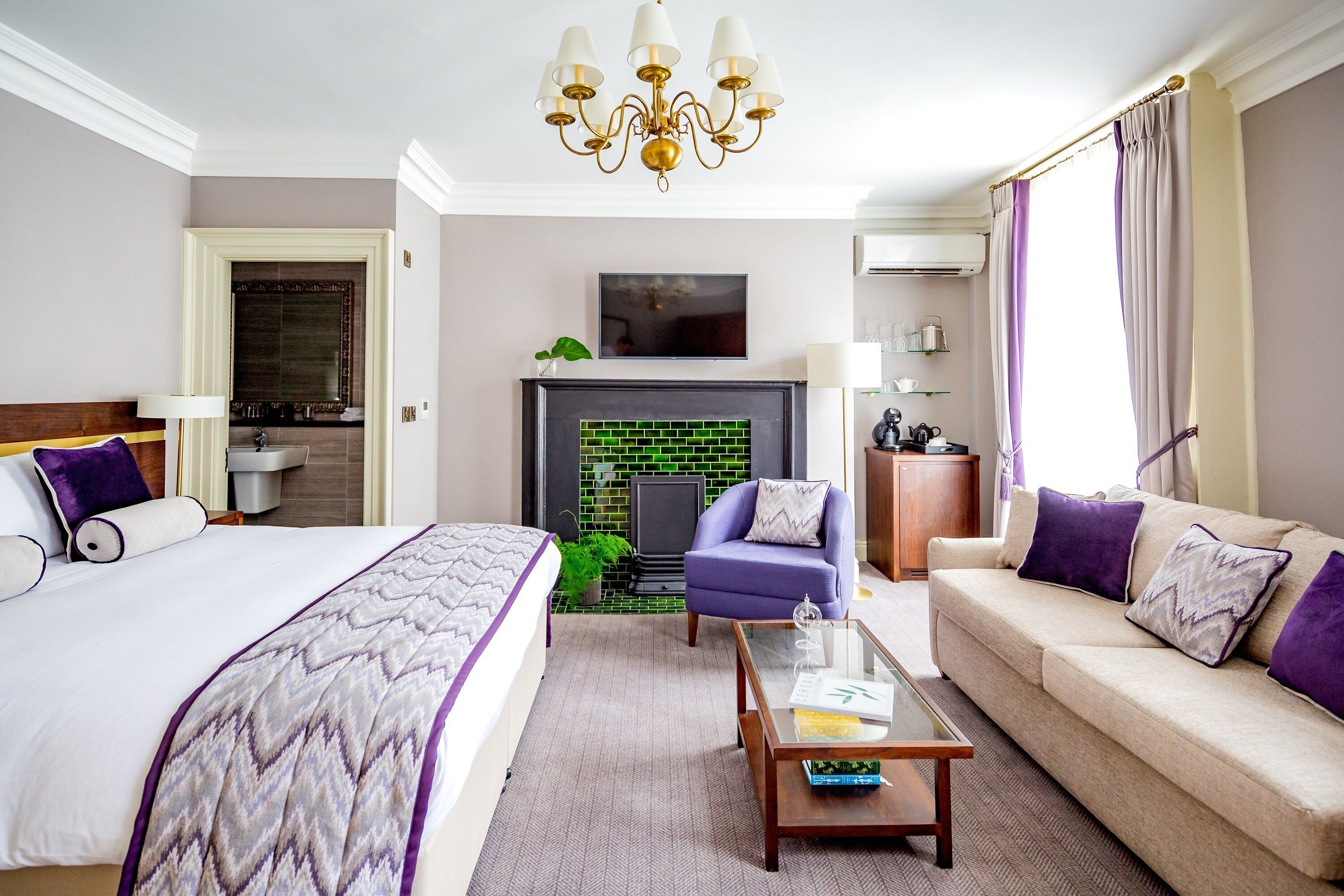 1 bedroom, in-room safe, individually decorated, individually furnished