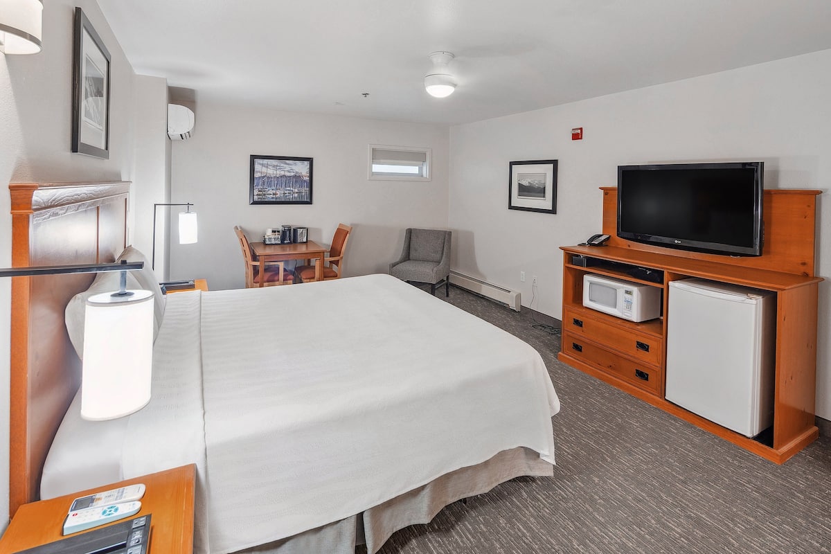 King, Handicap, No Windows | In-room safe, desk, iron/ironing board, free WiFi