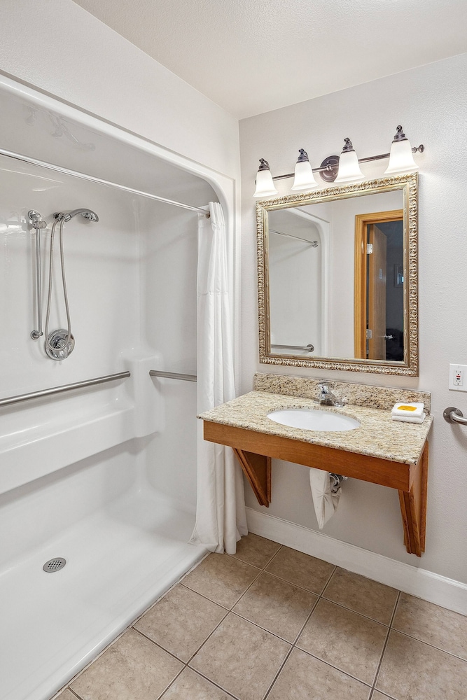 Hotel Edgewater by null