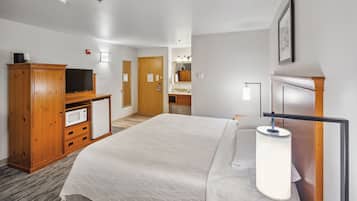 King, Ocean View | In-room safe, desk, iron/ironing board, free WiFi