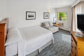 Safe på rommet, skrivebord, strykejern/-brett og wi-fi (inkludert)